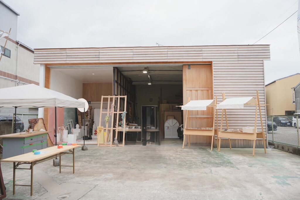 HIDE WOOD WORK